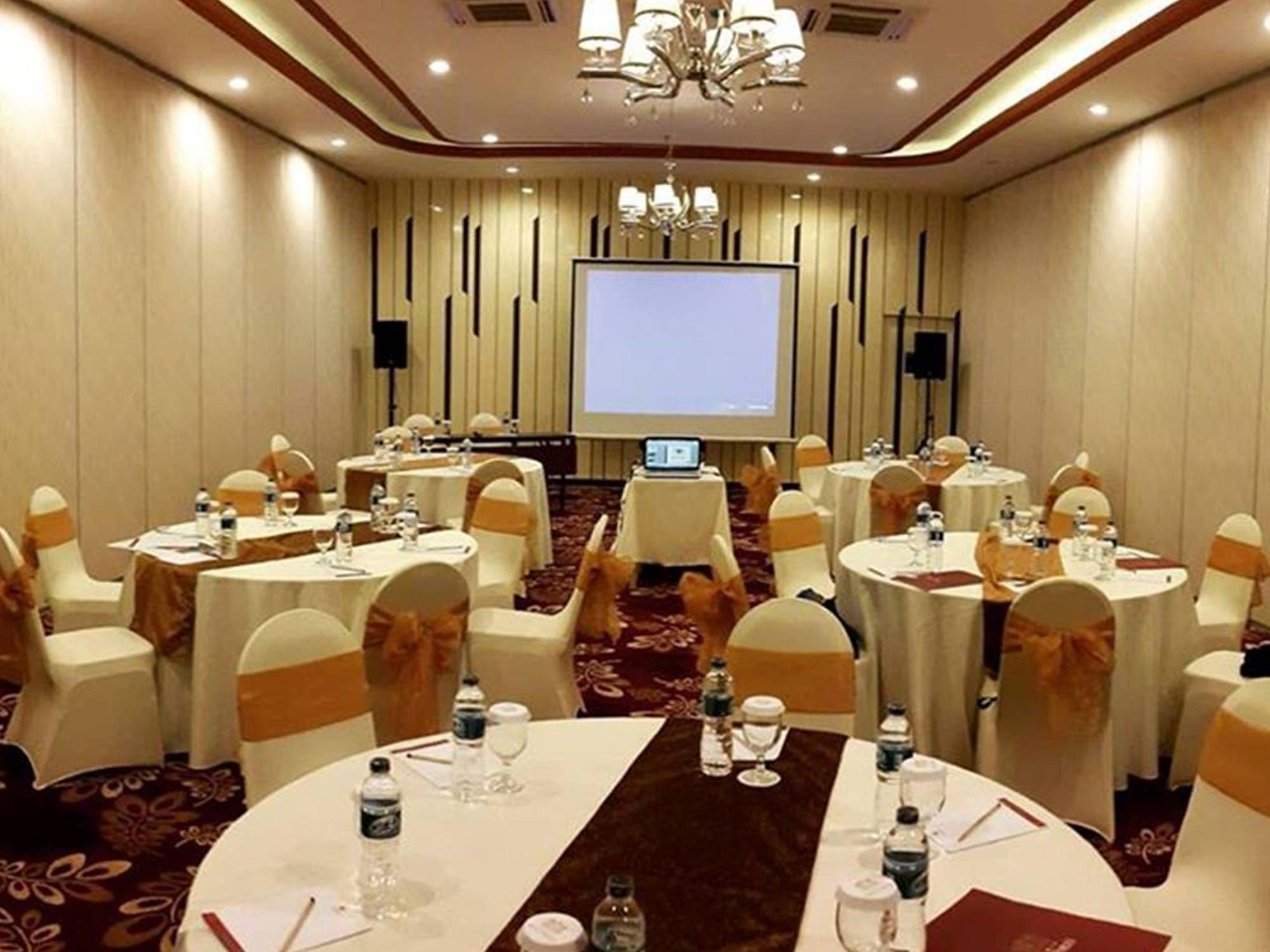 Agria Hotel Μπογκόρ Εξωτερικό φωτογραφία
